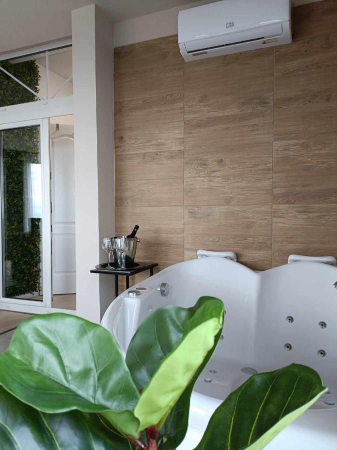 West Panorama Penthouse - Apartment With A Fantastic View Of The City Szombathely Eksteriør billede