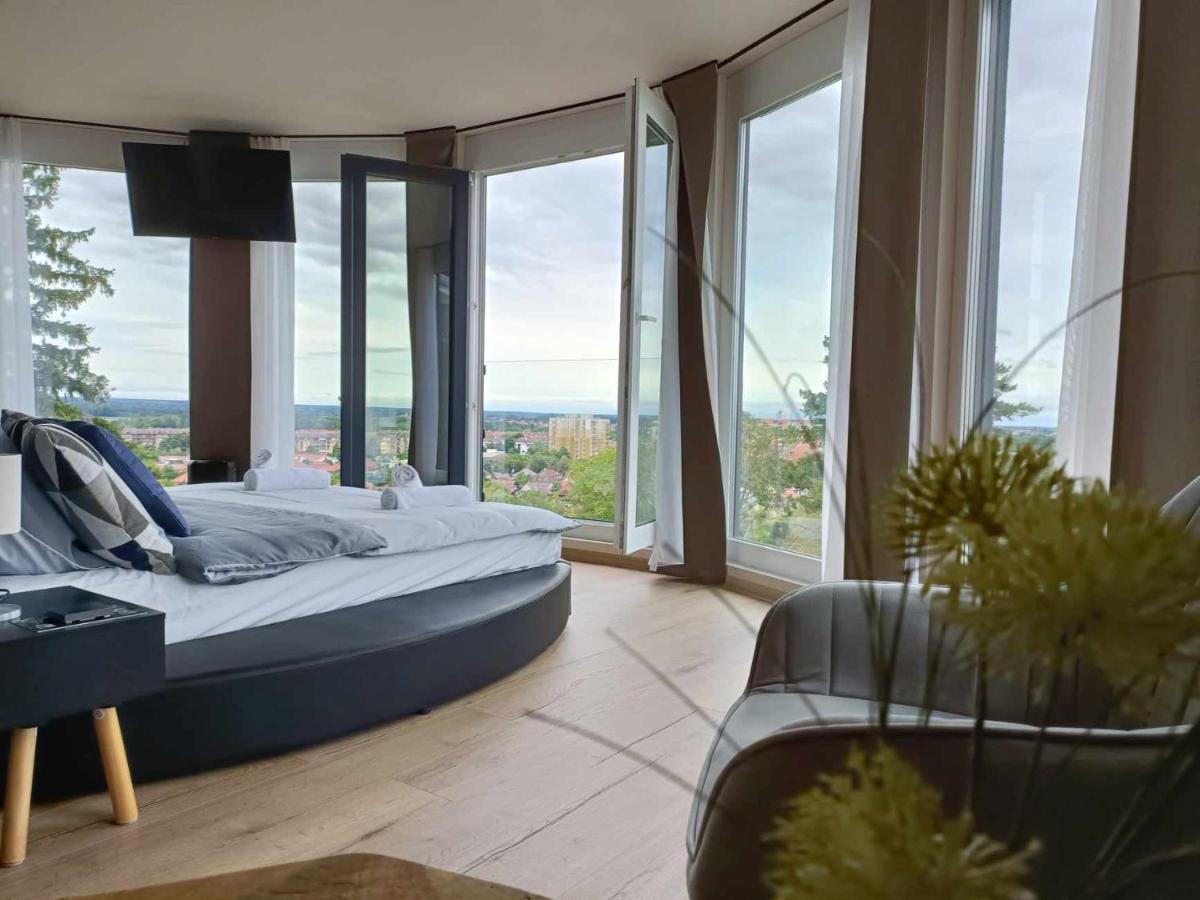West Panorama Penthouse - Apartment With A Fantastic View Of The City Szombathely Eksteriør billede