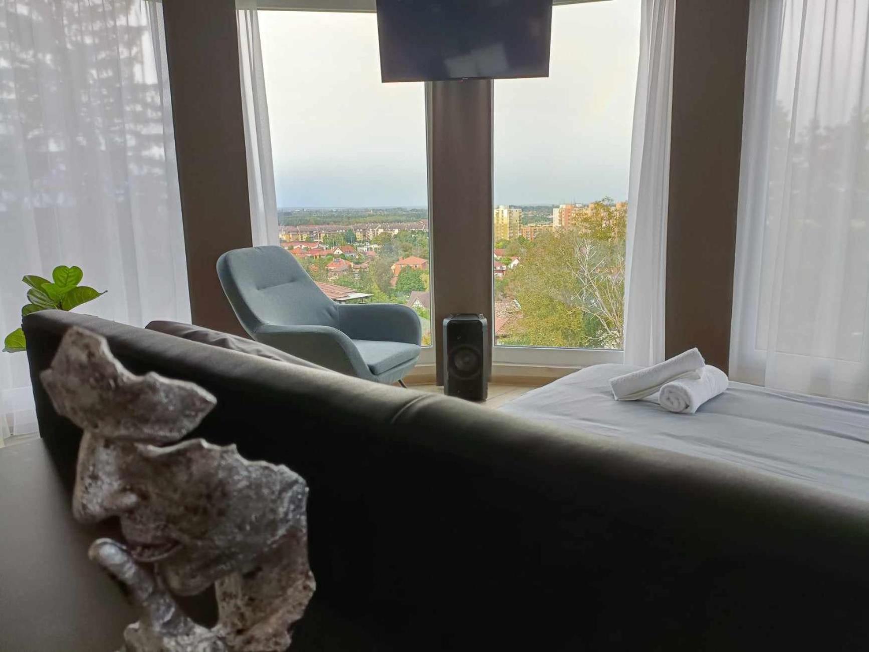West Panorama Penthouse - Apartment With A Fantastic View Of The City Szombathely Eksteriør billede