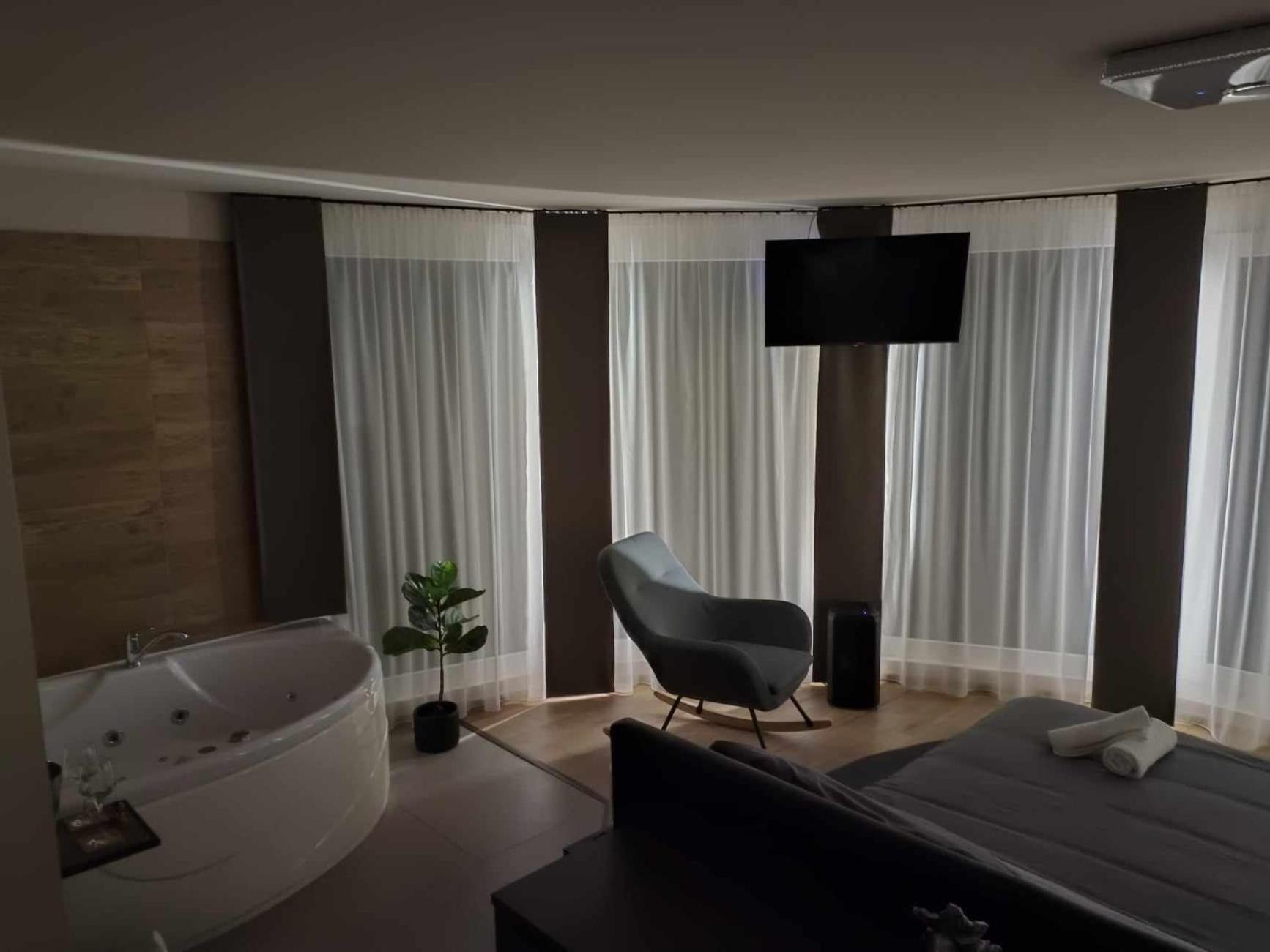 West Panorama Penthouse - Apartment With A Fantastic View Of The City Szombathely Eksteriør billede