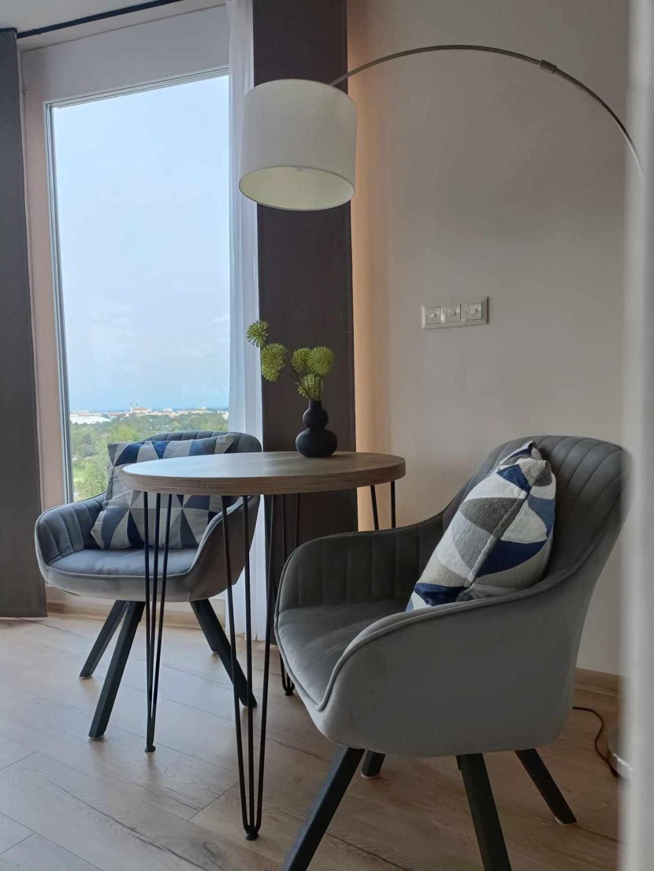 West Panorama Penthouse - Apartment With A Fantastic View Of The City Szombathely Eksteriør billede