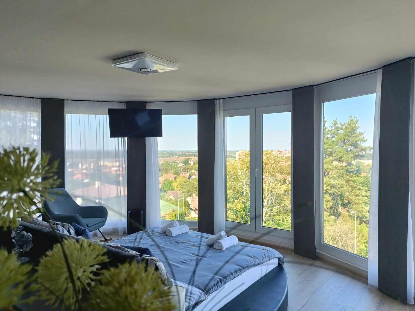 West Panorama Penthouse - Apartment With A Fantastic View Of The City Szombathely Eksteriør billede