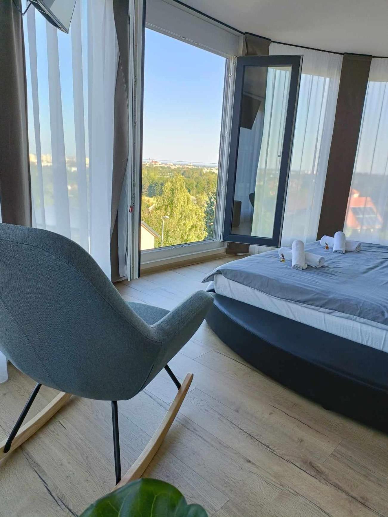 West Panorama Penthouse - Apartment With A Fantastic View Of The City Szombathely Eksteriør billede